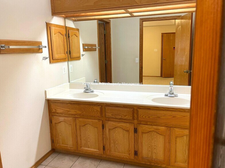 Building Photo - 1109 N 47th St