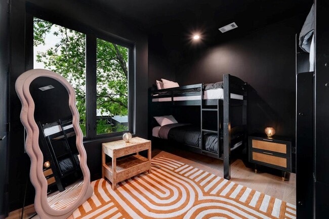 Building Photo - 7809 Woodrow Ave