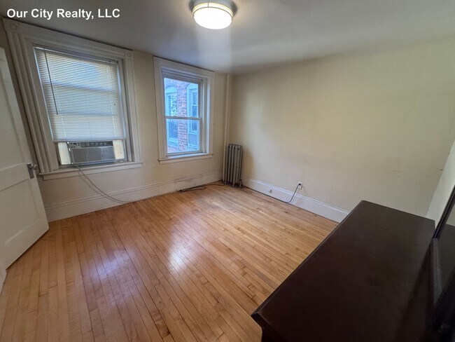 Building Photo - 8 Craigie Cir