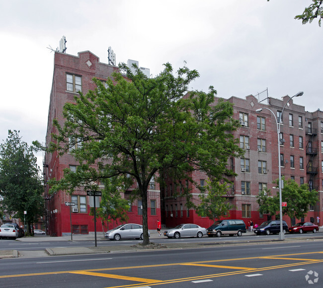 Building Photo - 2760 Grand Concourse