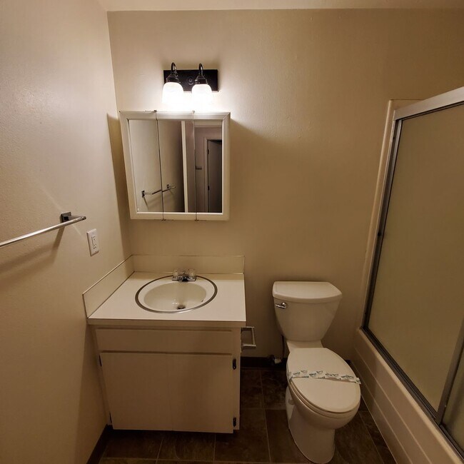 Building Photo - KIN - 30th Duplex