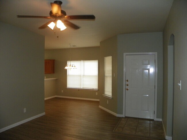 Building Photo - 133.135 Marvin Cove