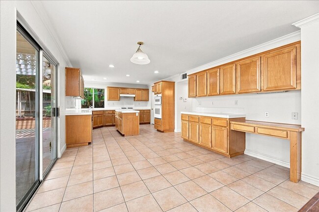 Building Photo - 32815 Paterno St