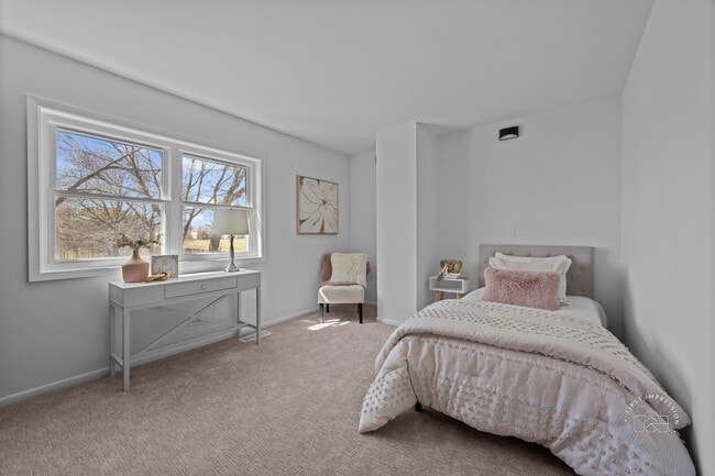 Building Photo - 2735 Springdale Cir