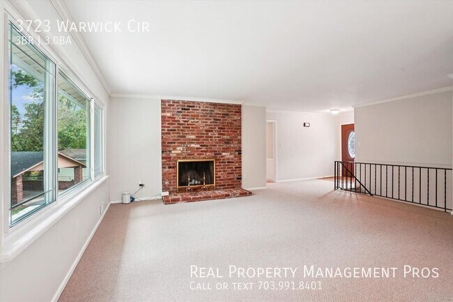 Building Photo - 3723 Warwick Cir
