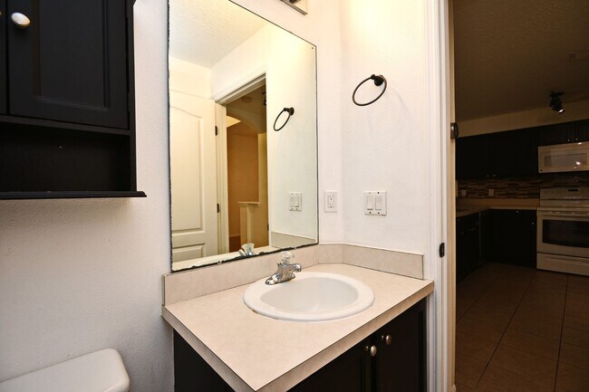 Building Photo - 692 Seabrook Ct