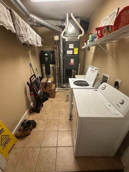 Laundry/Utilites - 2283 Loth St