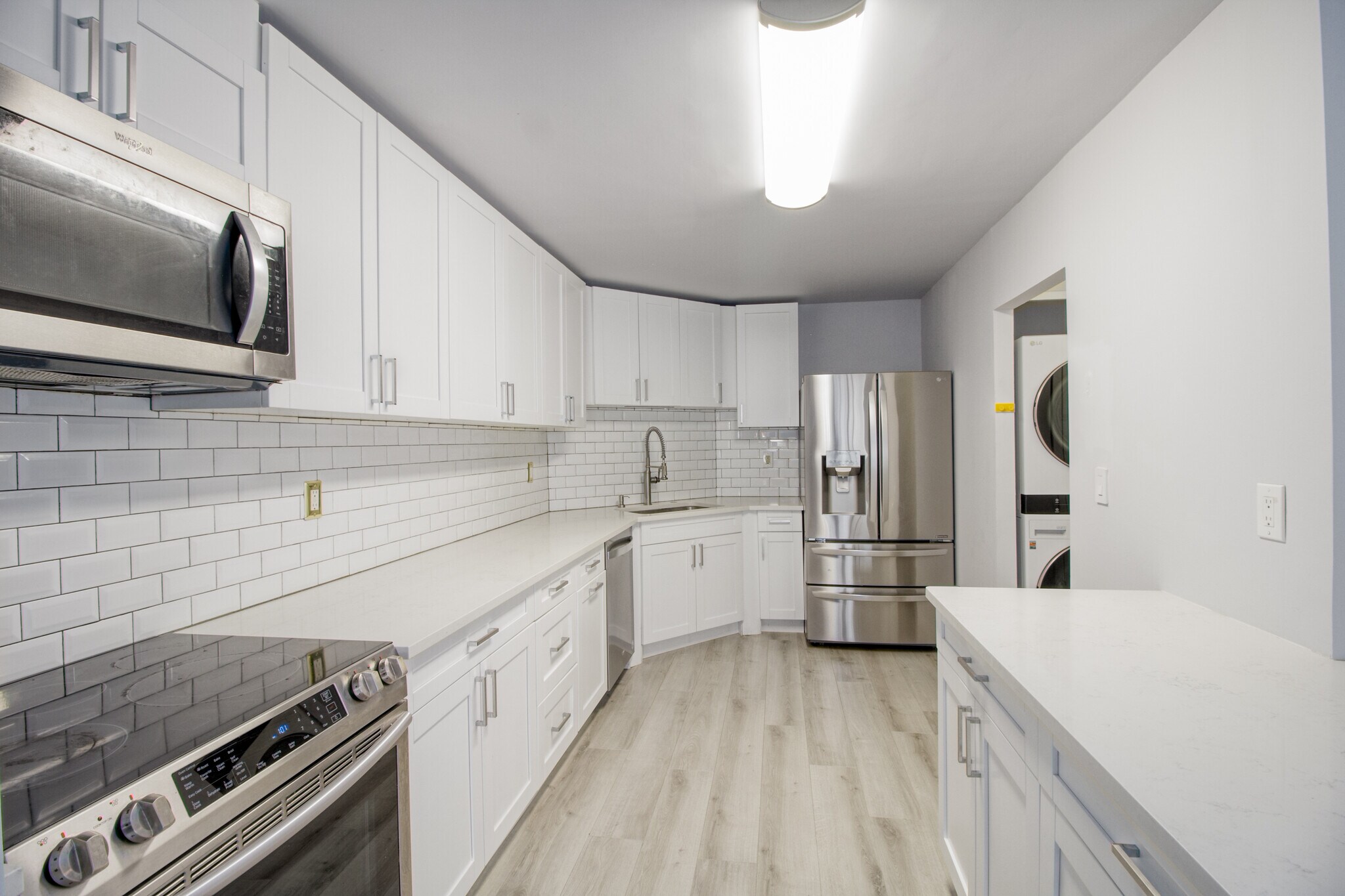 Building Photo - 1055 River Rd