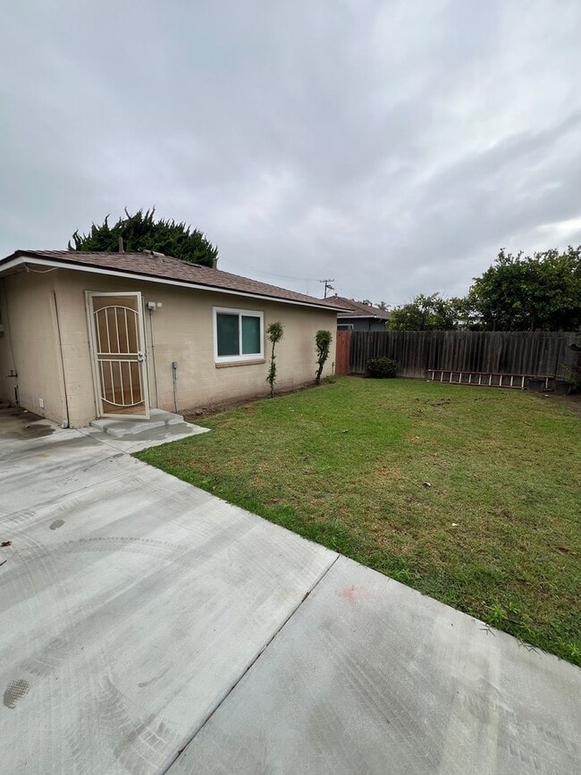 Building Photo - Cozy 2 bedroom and 1 bathroom near Port Hu...