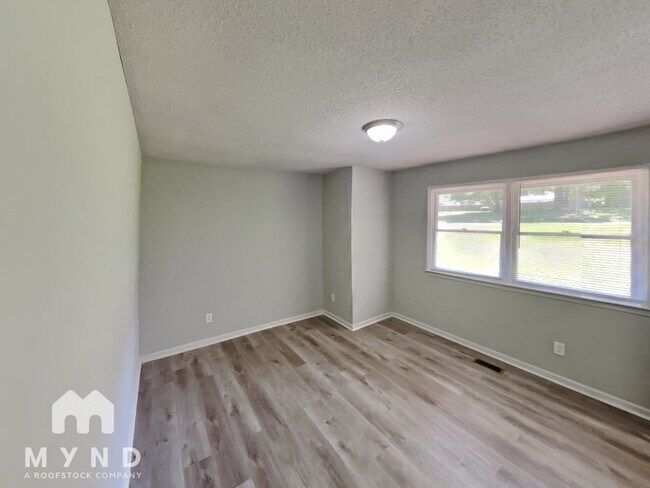 Building Photo - 4546 Lisa Dr