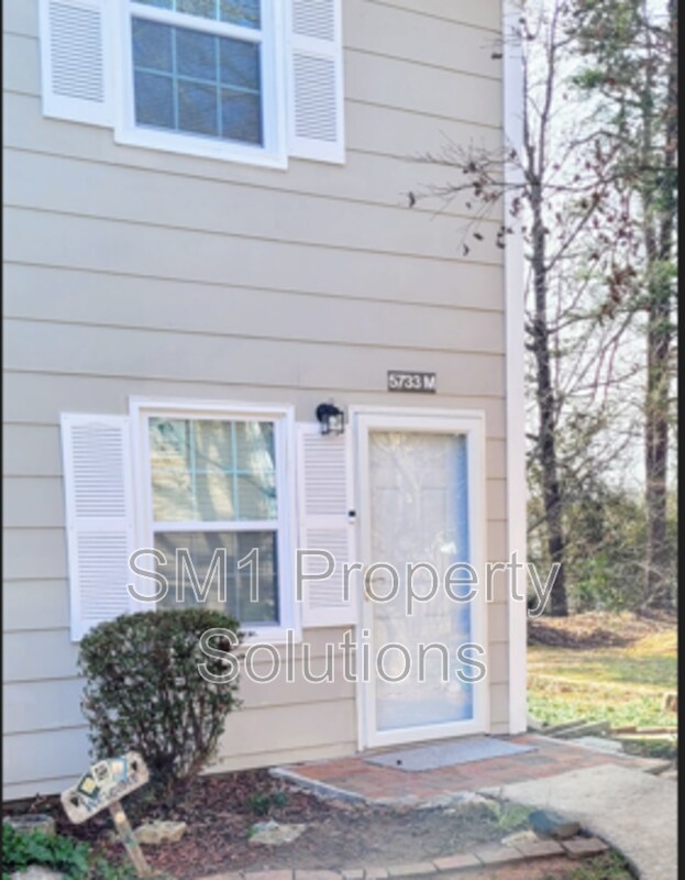 Building Photo - 5733 Bramblegate Rd