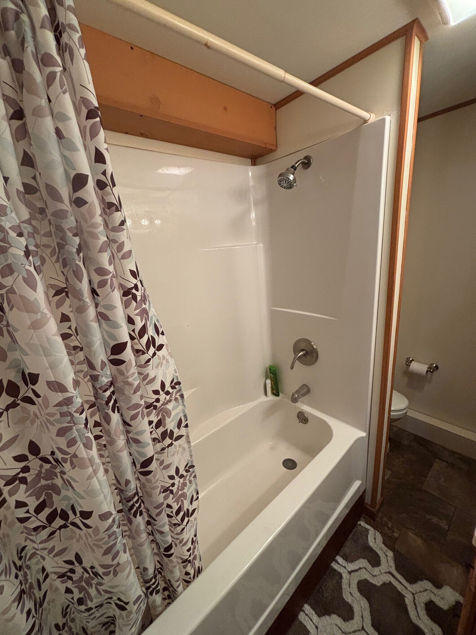 Building Photo - 615 June St