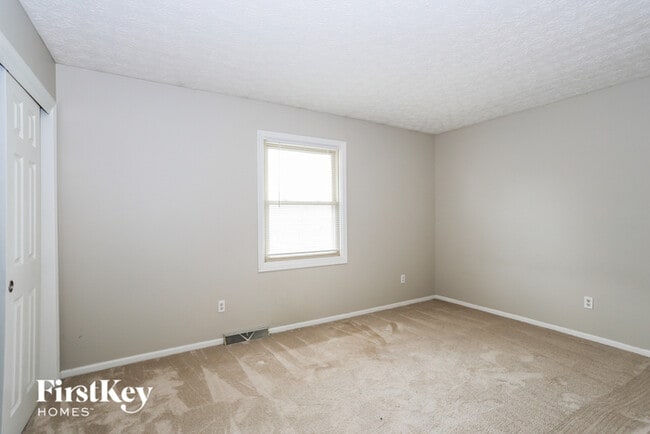 Building Photo - 2049 Stowbridge Rd