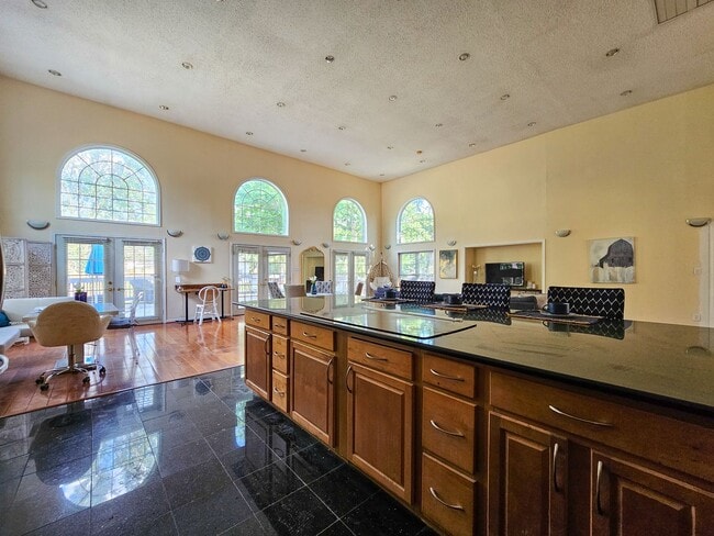 Building Photo - SPACIOUS LUXURY HOME WITH IN-LAW SUITE! [F...