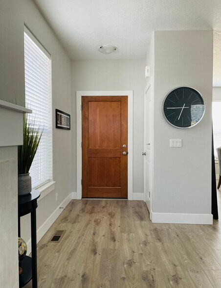 Building Photo - 5675 Boundary Dr S