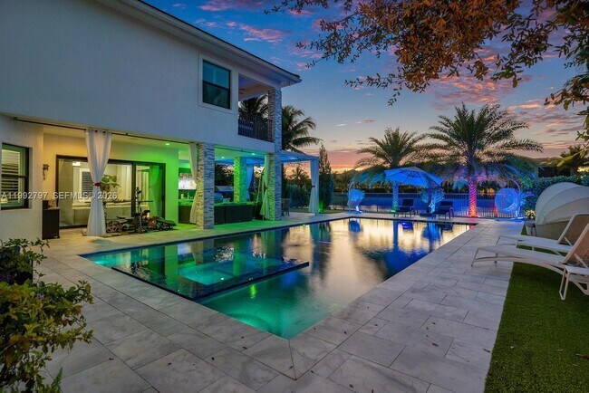 Building Photo - 16849 Pierre Cir