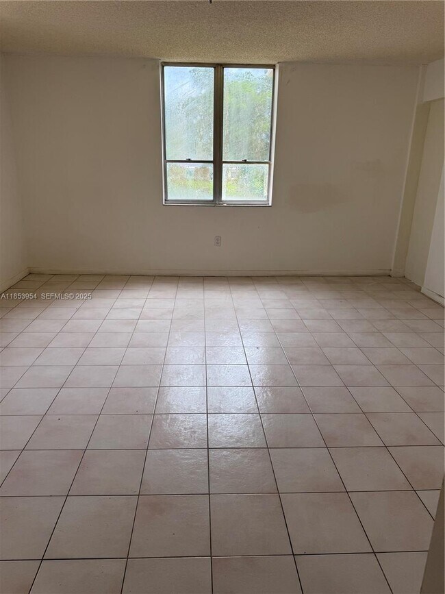 Building Photo - 6901 SW 147th Ave