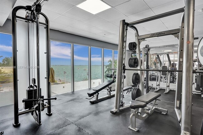 Building Photo - 1717 N Bayshore Dr