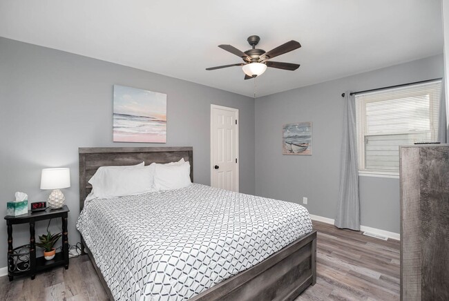 Building Photo - 2 bed, newly remodeled hideaway in Trenton...