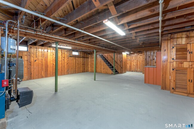 Building Photo - 233 Unionville Ave