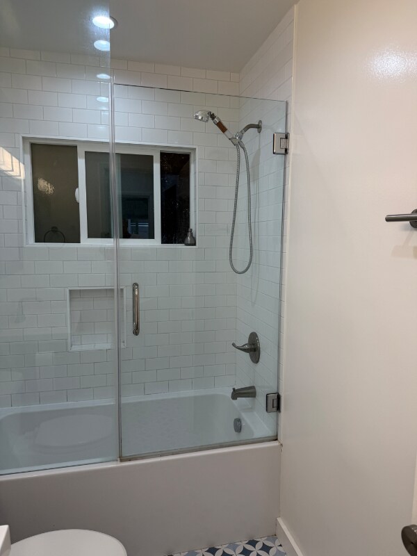 Building Photo - 2140 Beachwood Dr