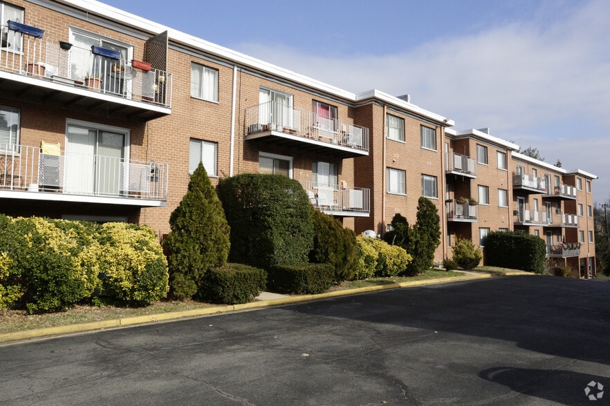 Primary Photo - Morene Apartments