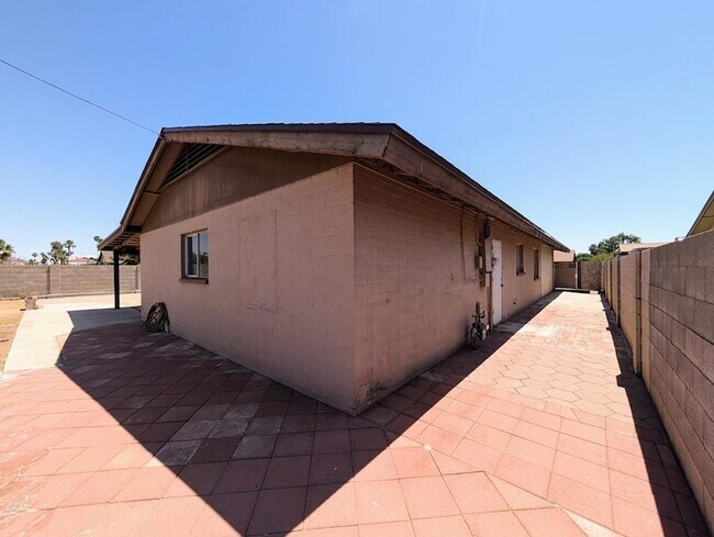Building Photo - 3848 W North Ln