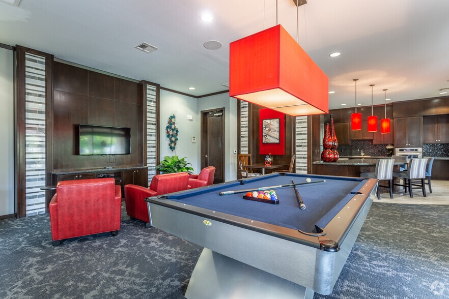 Resident Lounge - Falls at Eagle Creek