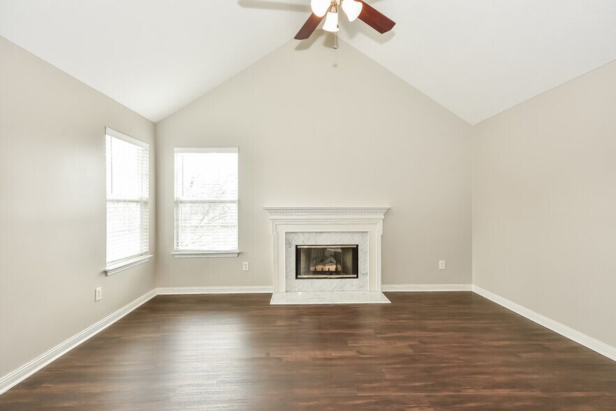 Building Photo - 601 Mable Dr