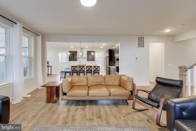 Building Photo - 3897 Hillview Ct