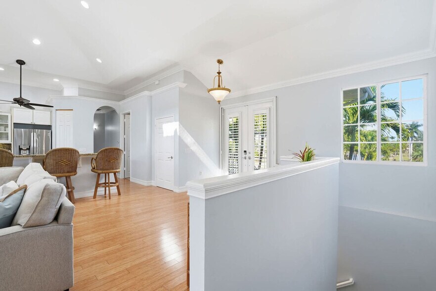 Building Photo - 3011 Pine Tree Dr