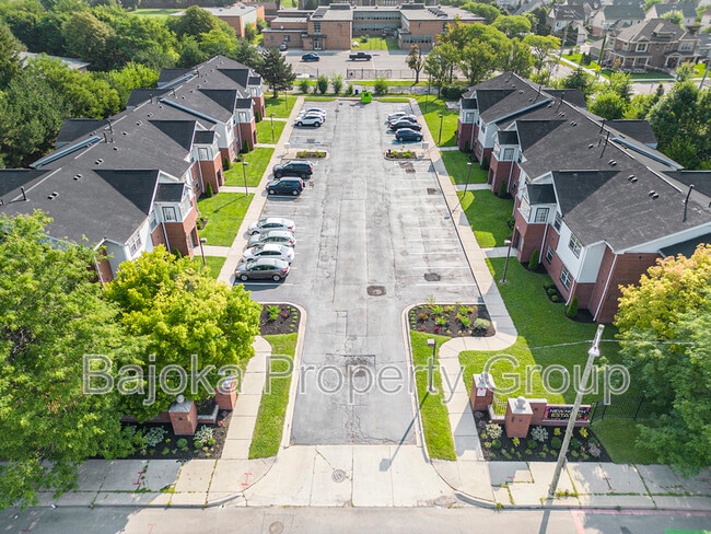 Building Photo - 4434 Trumbull St