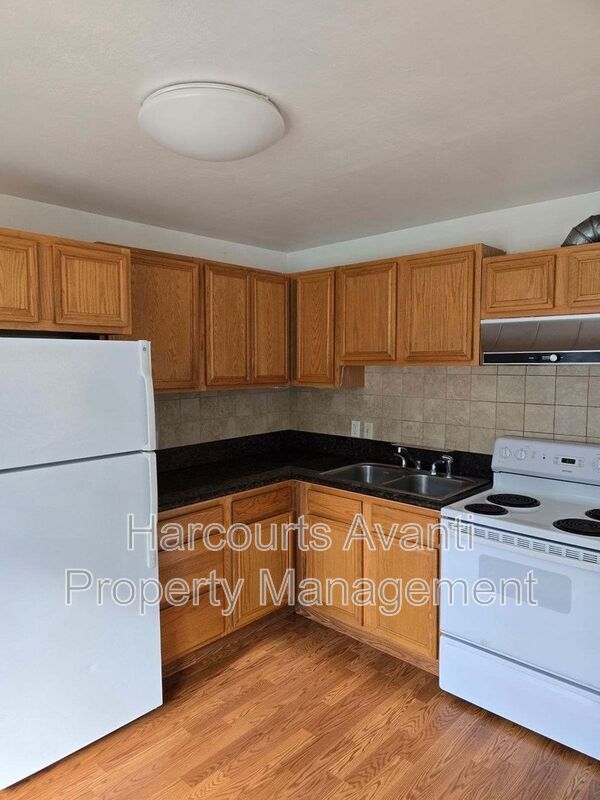 Building Photo - 1701 Old Mammoth Rd