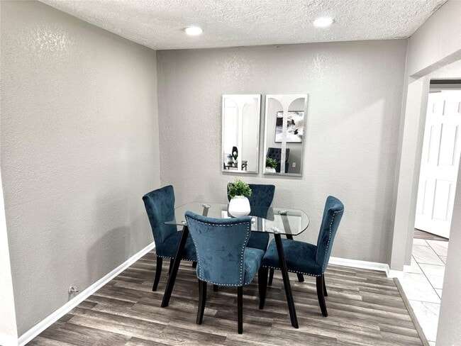 Building Photo - 903 Roper St