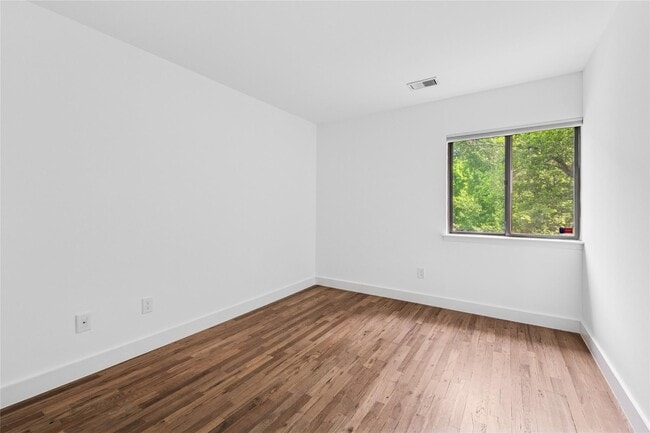 Building Photo - 70 Pheasant Run