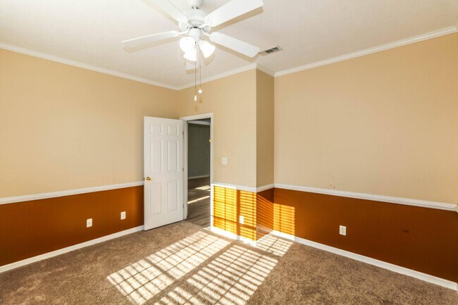 Building Photo - 5803 Carriage Hills Dr