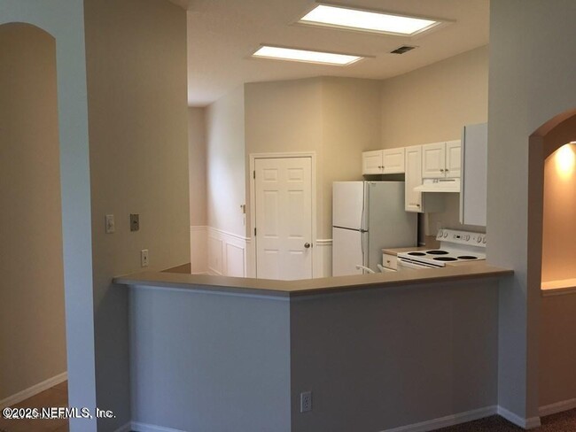 Building Photo - 408 Chicory Pl