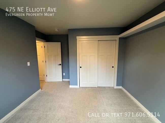 Building Photo - 475 NE Elliott Ave