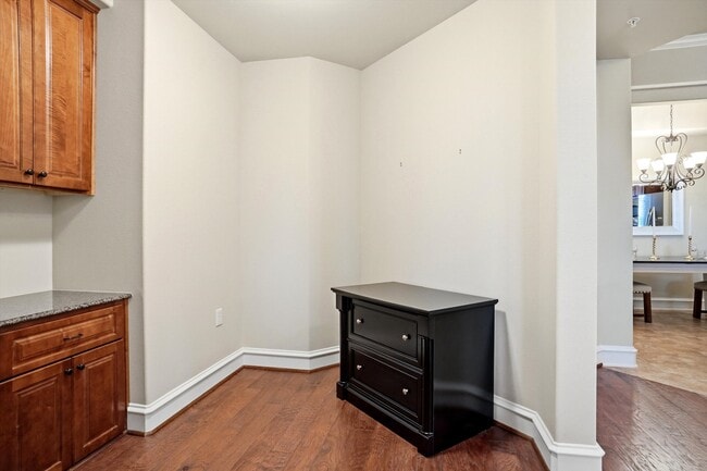 Building Photo - 301 Watermere Dr