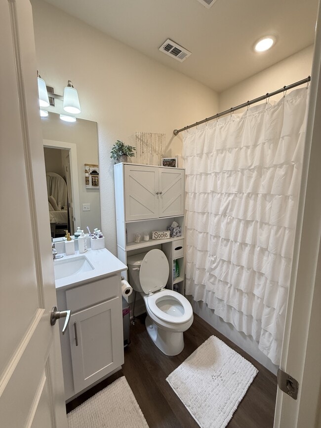 Building Photo - 707 Whitham Ave