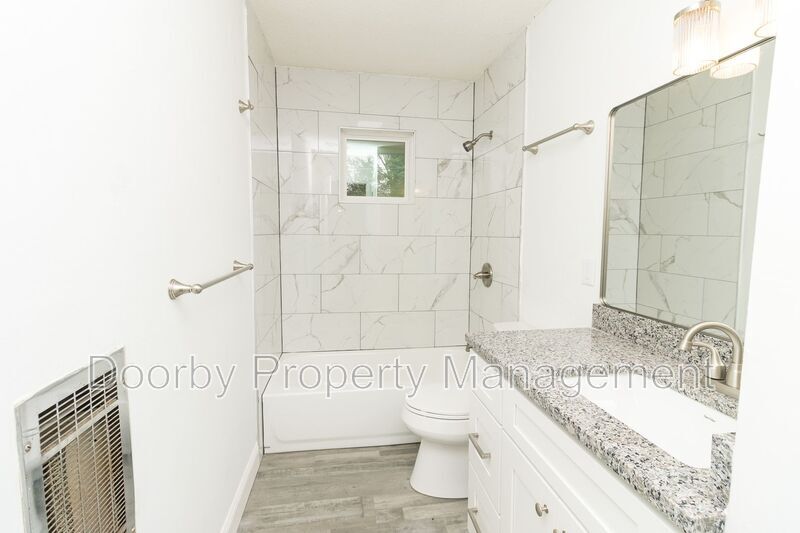 Building Photo - 4831 Bonny Lake Ln