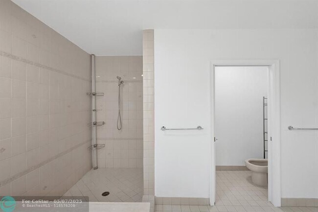 Building Photo - 2622 NW 49th St
