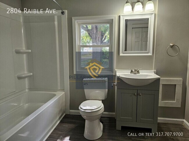 Building Photo - 2804 Raible Ave