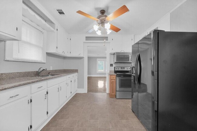 Building Photo - 211 S Navy Blvd