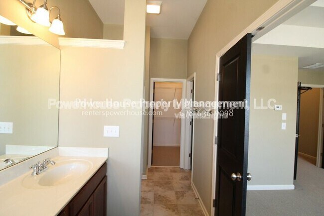 Building Photo - 7058 Elmwood Ridge Ct