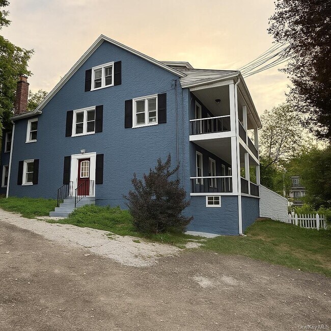 Building Photo - 364 Ashford Ave