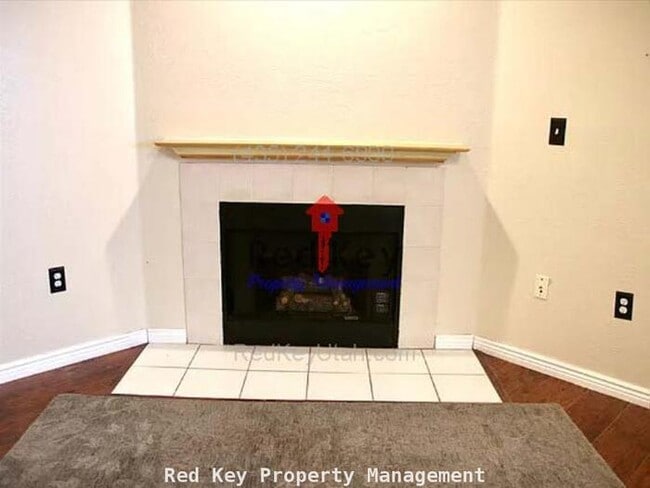 Building Photo - Country Cove 147 W #111