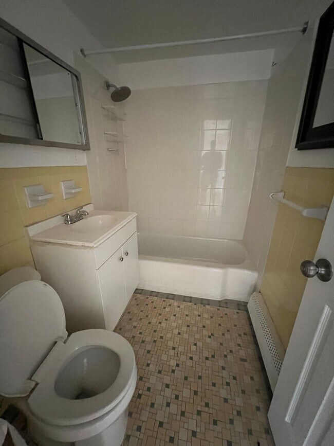 Building Photo - 185 Palisade Ave