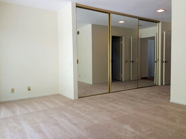 Building Photo - 27012 Cordero Ln