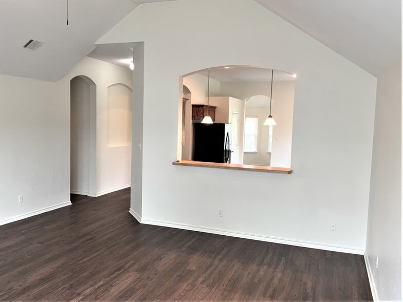 Building Photo - 1212 Gardenia Ln